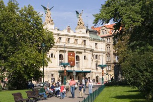 vinohrady-theatre-100.jpg